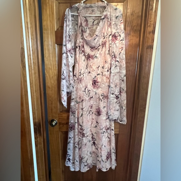 Gorgeous dress - Picture 1 of 3